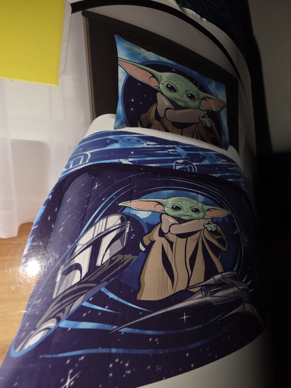 Star Wars Mandalorian The Child / Grogu Blue and Green Comforter Set